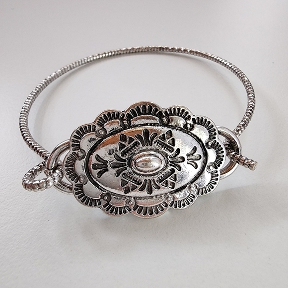 NWT Western Southwestern Tribal Antique Metal Hook Bracelet Boho Western - Picture 7 of 7